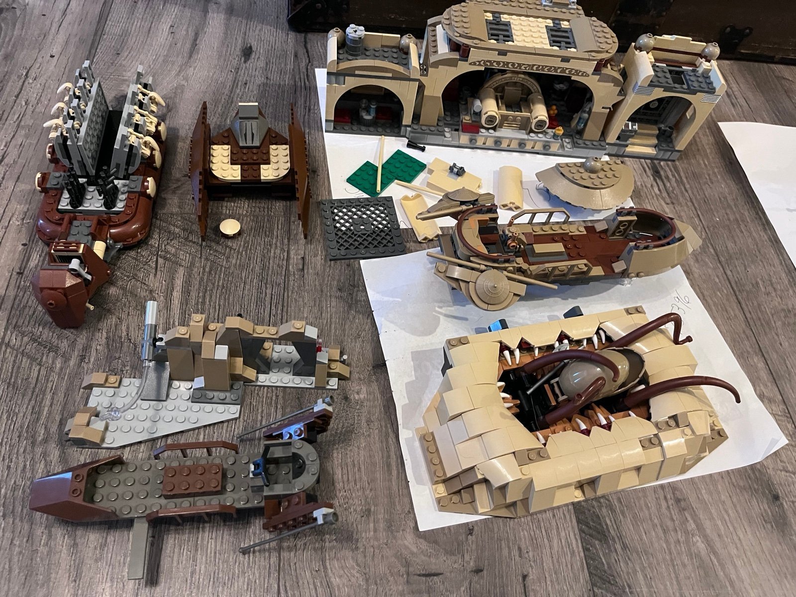 Lego Star Wars sets parts lot boba fett’s thrown room tatooine droid desert lot