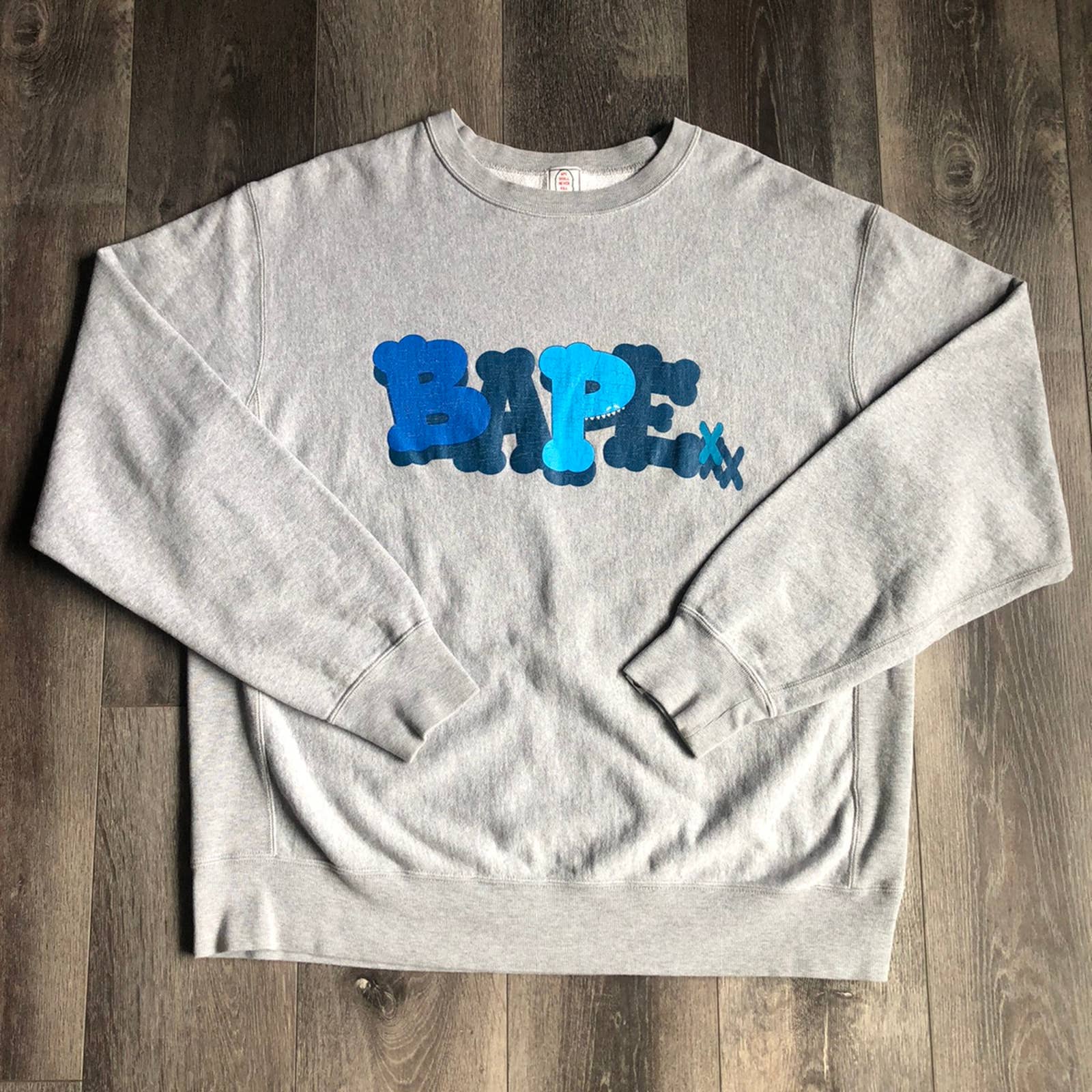 RARE OG A BATHING APE BAPE KAWS CHOMP GRAPHIC LOGO CREWNECK SWEATSHIRT