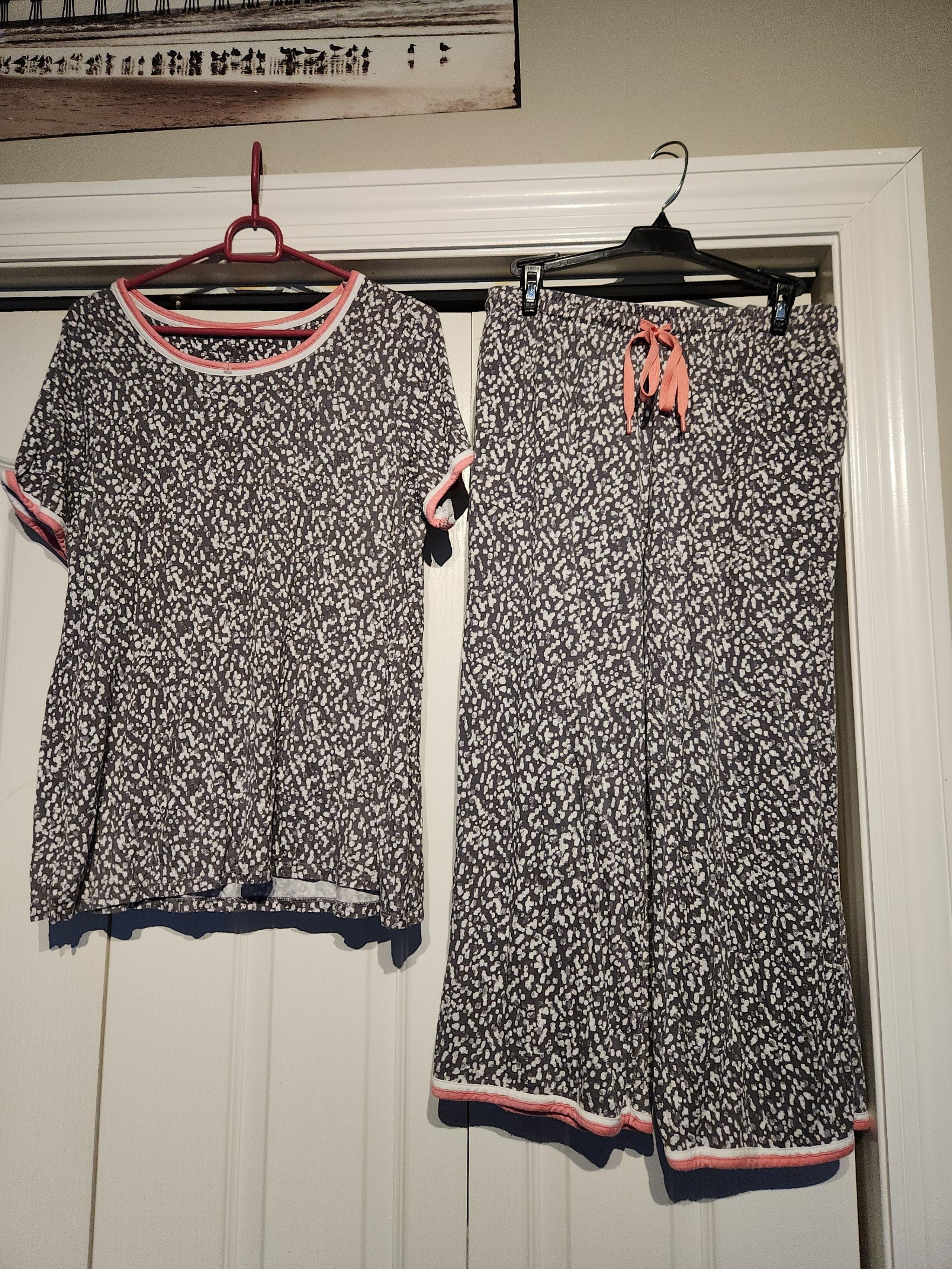 Secret Treasures Capri Pajama Set M