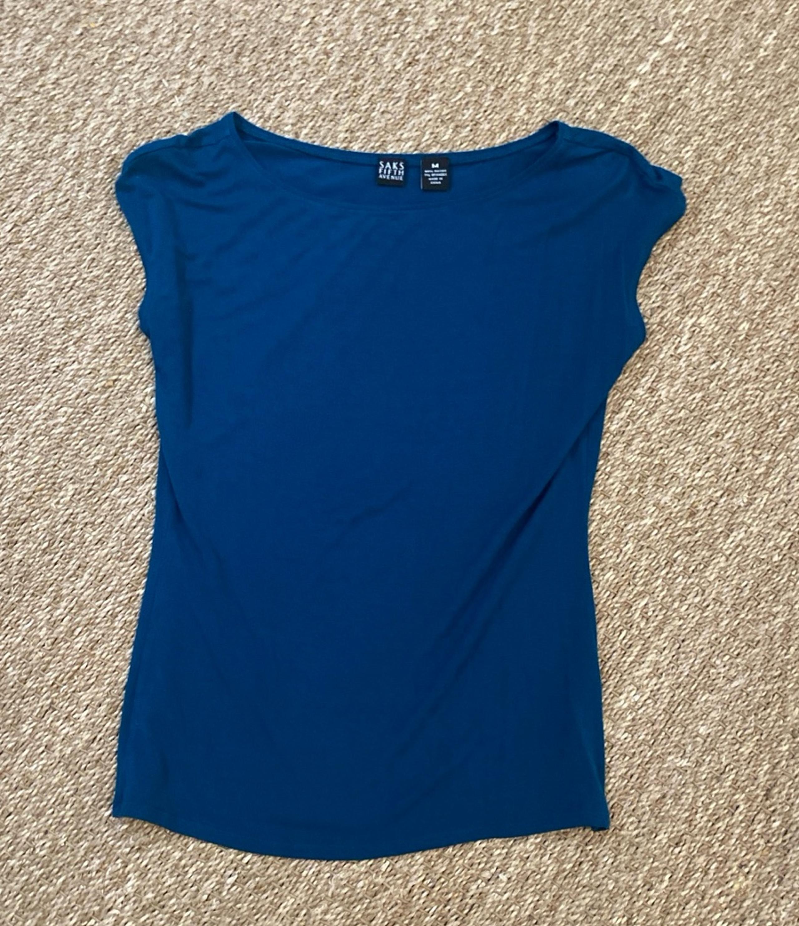 *Like New* Women’s SAKS Fifth Avenue Short Sleeve Blouse - Size Medium