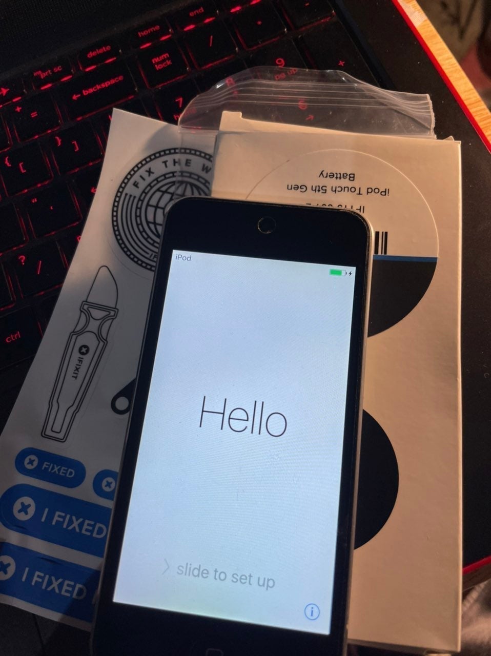 Apple IPod touch 5th Generation Silver 16GB * Apple has discontinued the ipod*