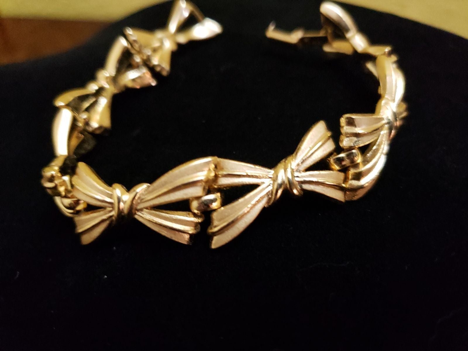 Trifani Bracelet Crown Bows Gold Vintage