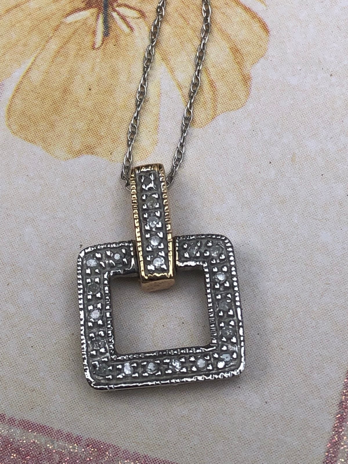 14kt yellow gold and diamond necklace