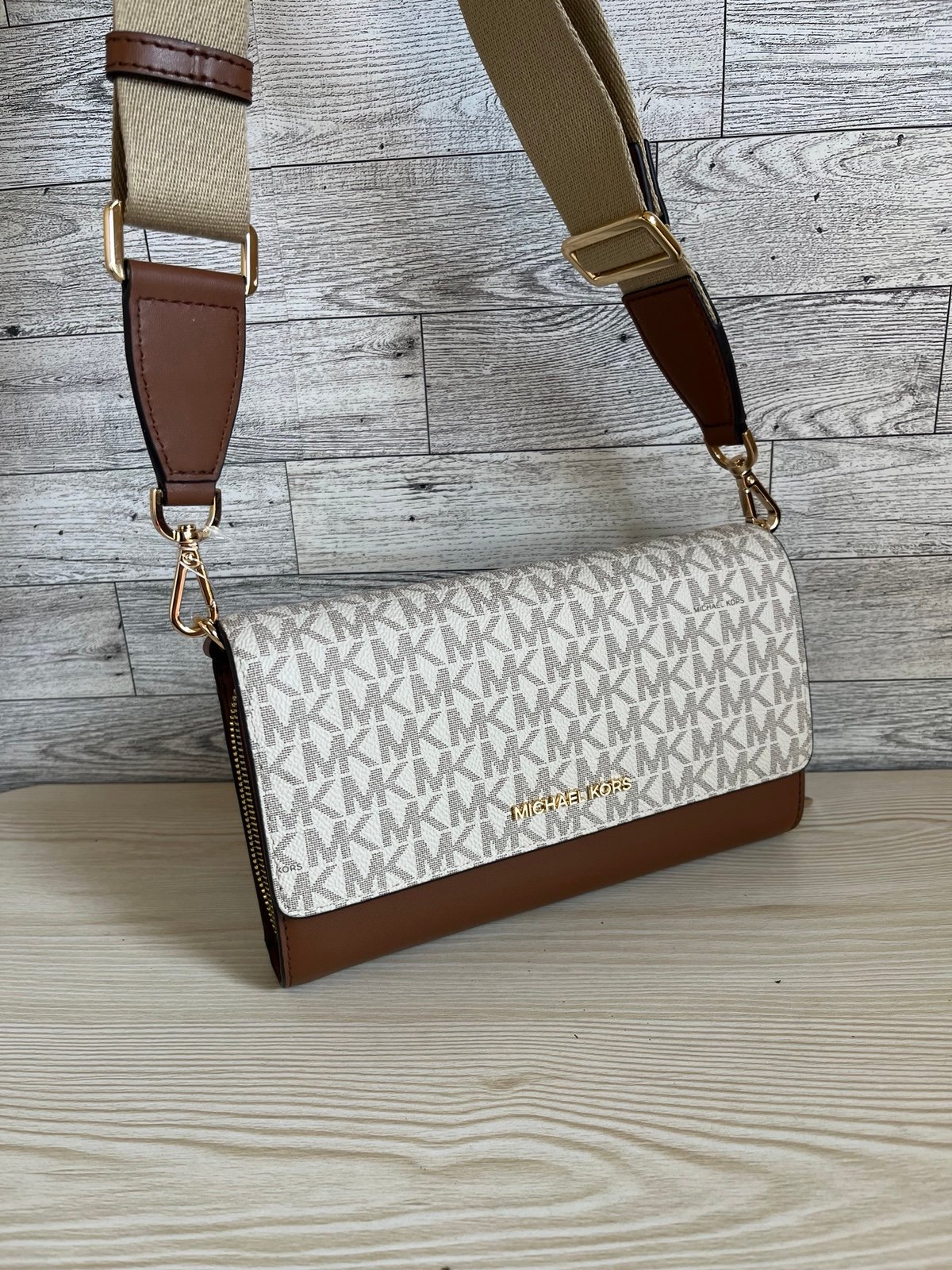 michael kors vanilla crossbody