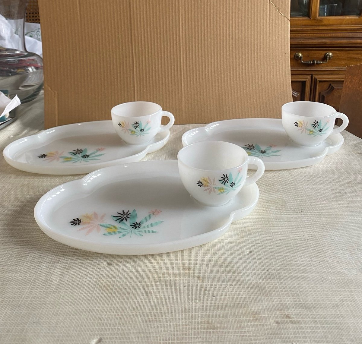 Vintage Federal Glass Atomic Flower Milk Glass Patio Snack Set Of 3