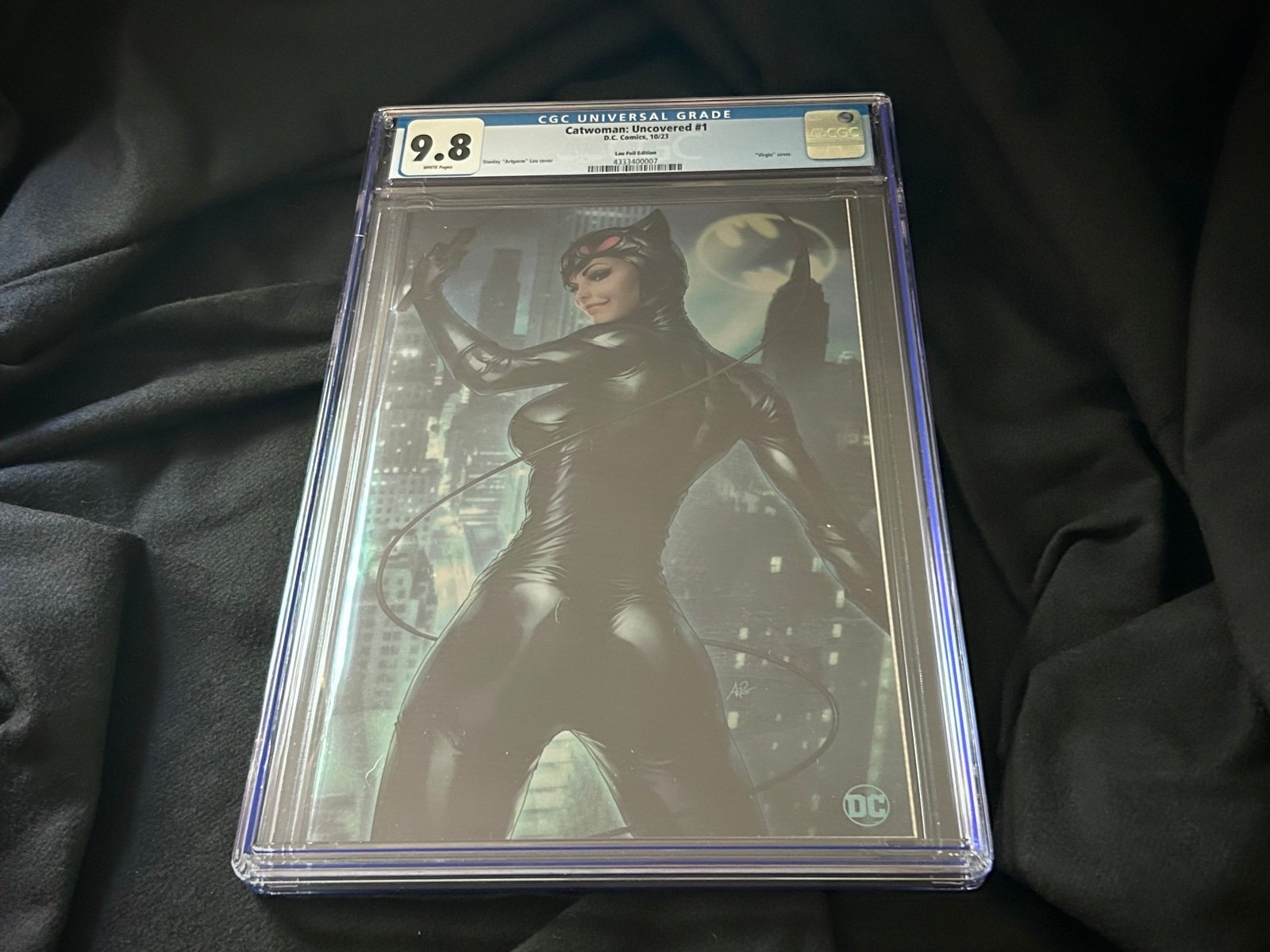 CATWOMAN Uncovered #1, Foil Varient, CGC GRADE 9.8