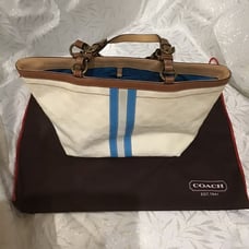 purses and handbags