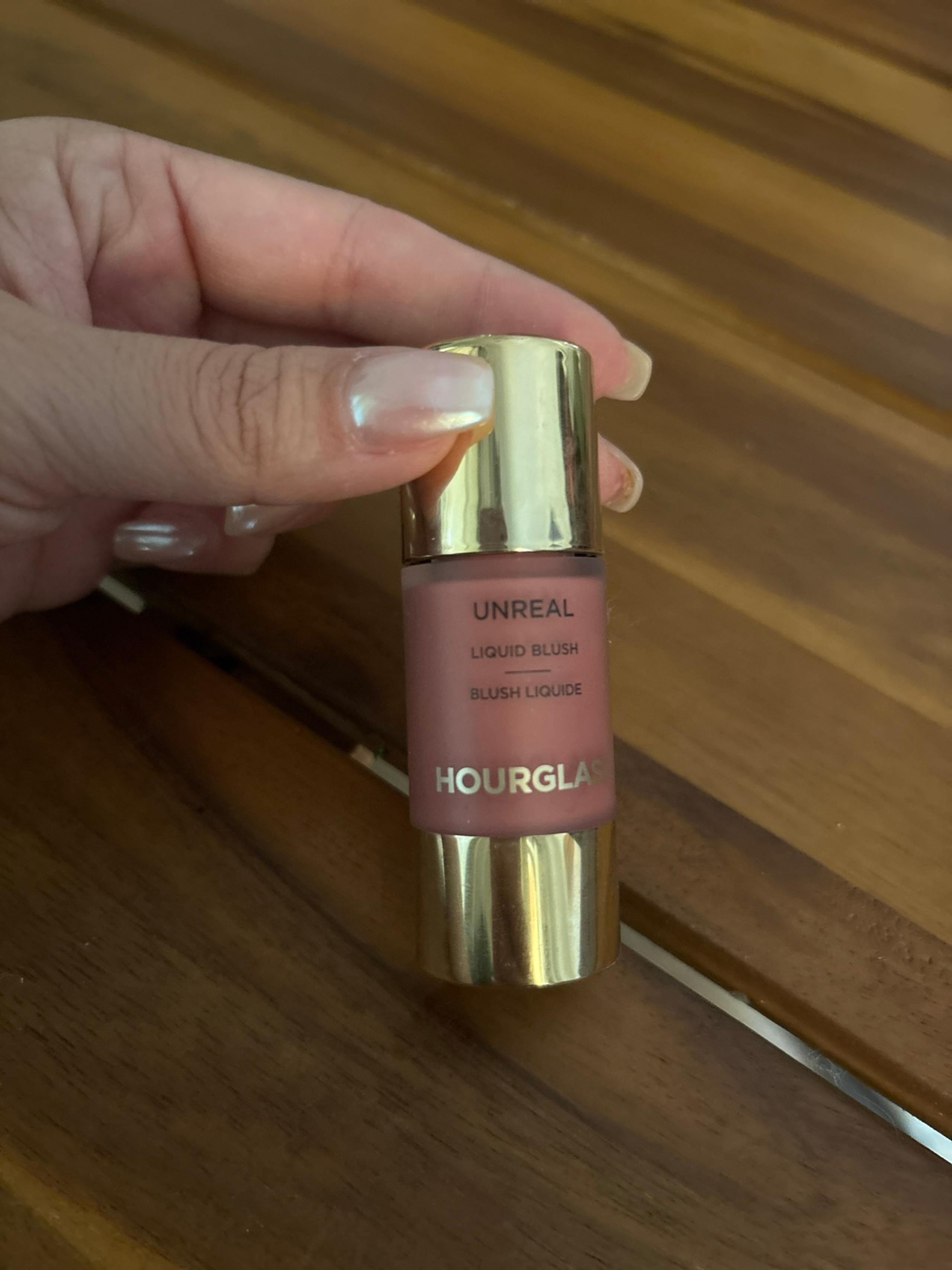 Hourglass liquid blush - scene
