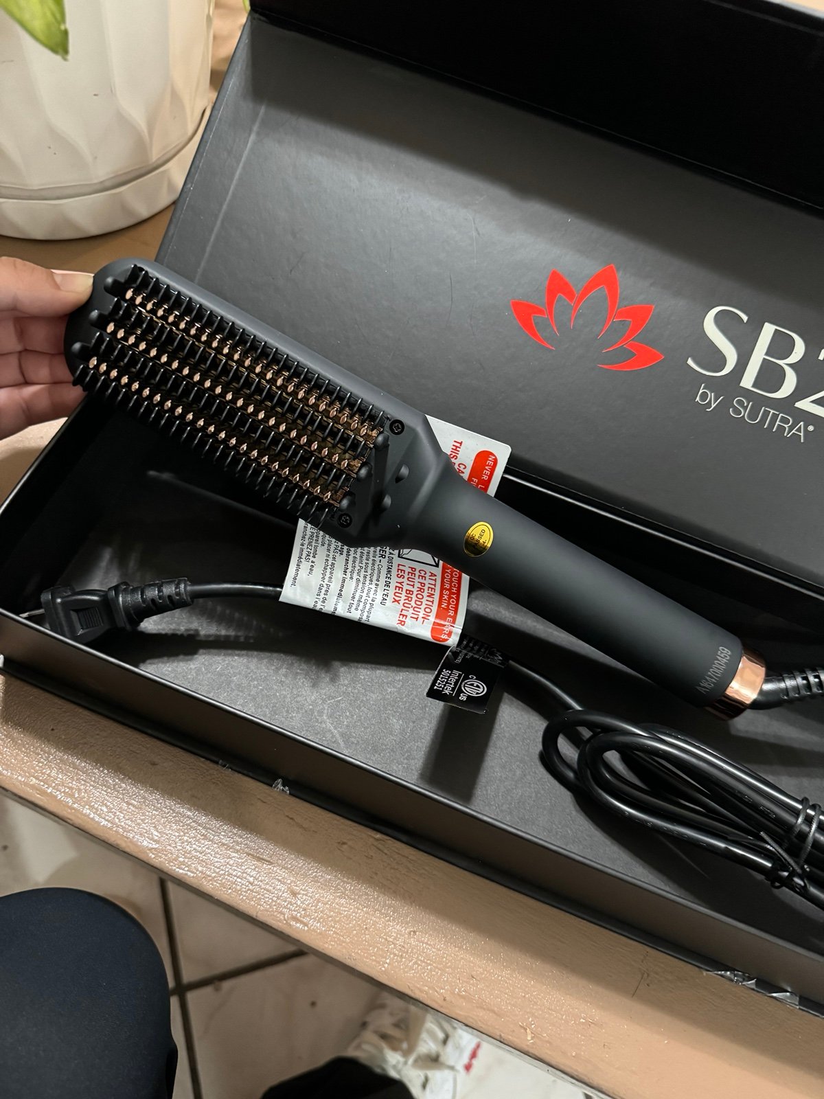 SB2 by sutra straightening brush 3.0