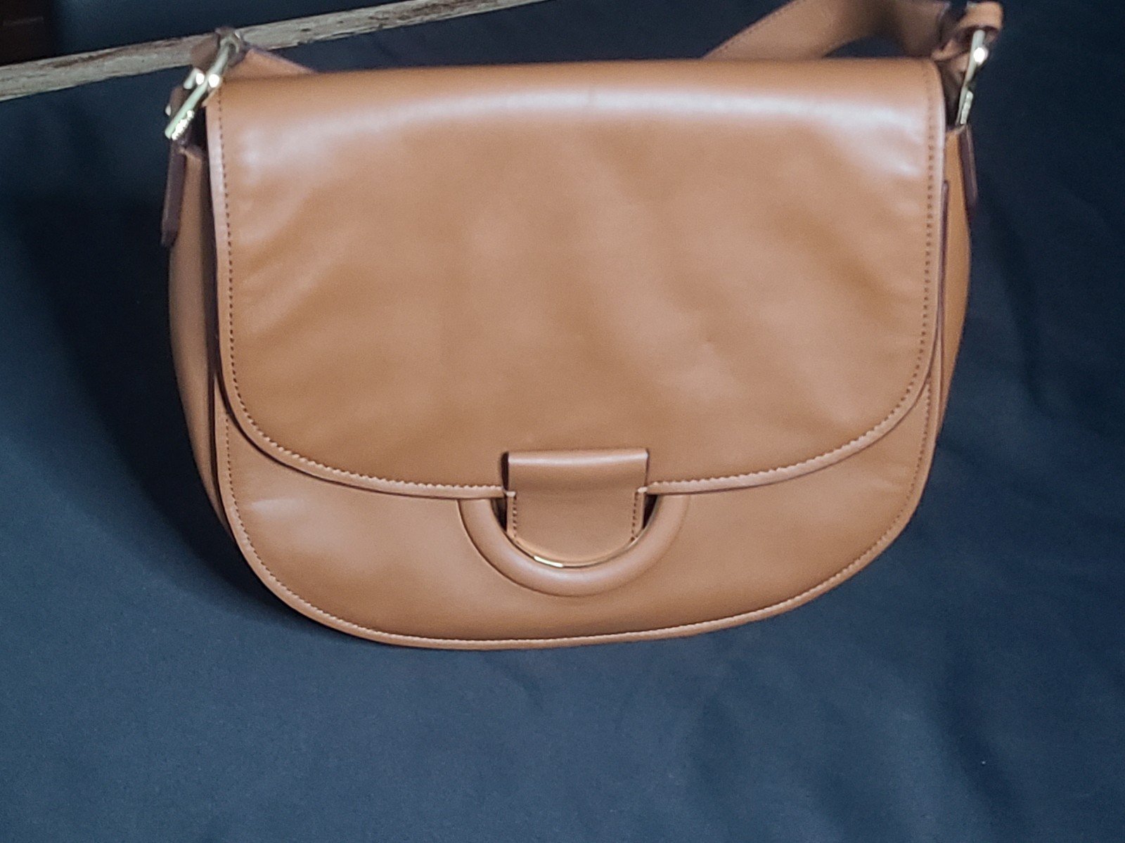 COLE HAAN: Grand Ambition Saddle bag Crossbody