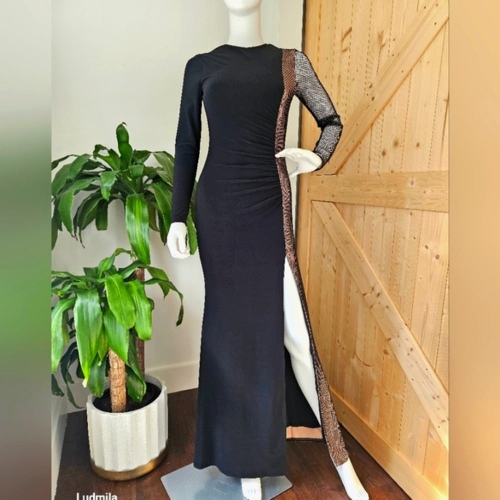 BCBGMaxAzria Size XXS Elegant Black Evening Dress with embellished mesh detail