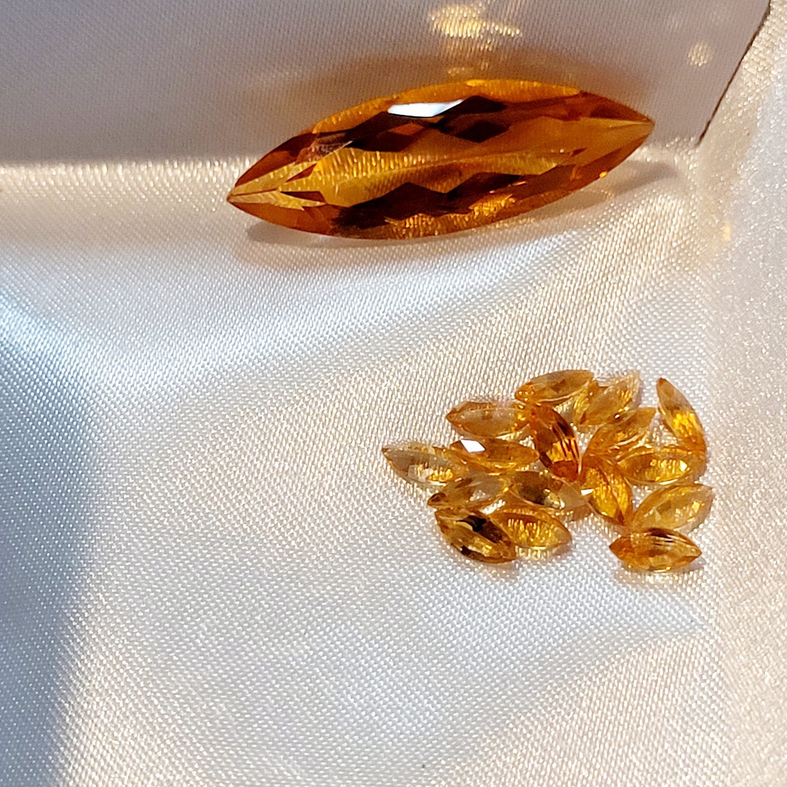 Loose orange sapphire stone lot