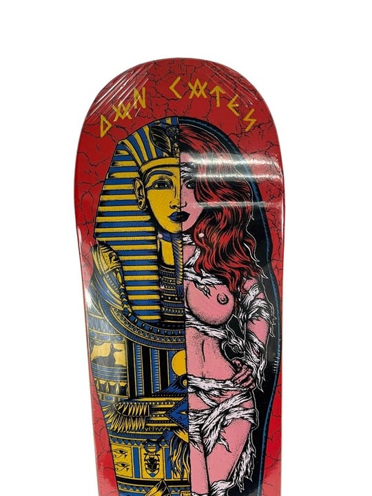 Pro deck Patrick Melcher from Death Skateboards Tapered, square nose and a sof