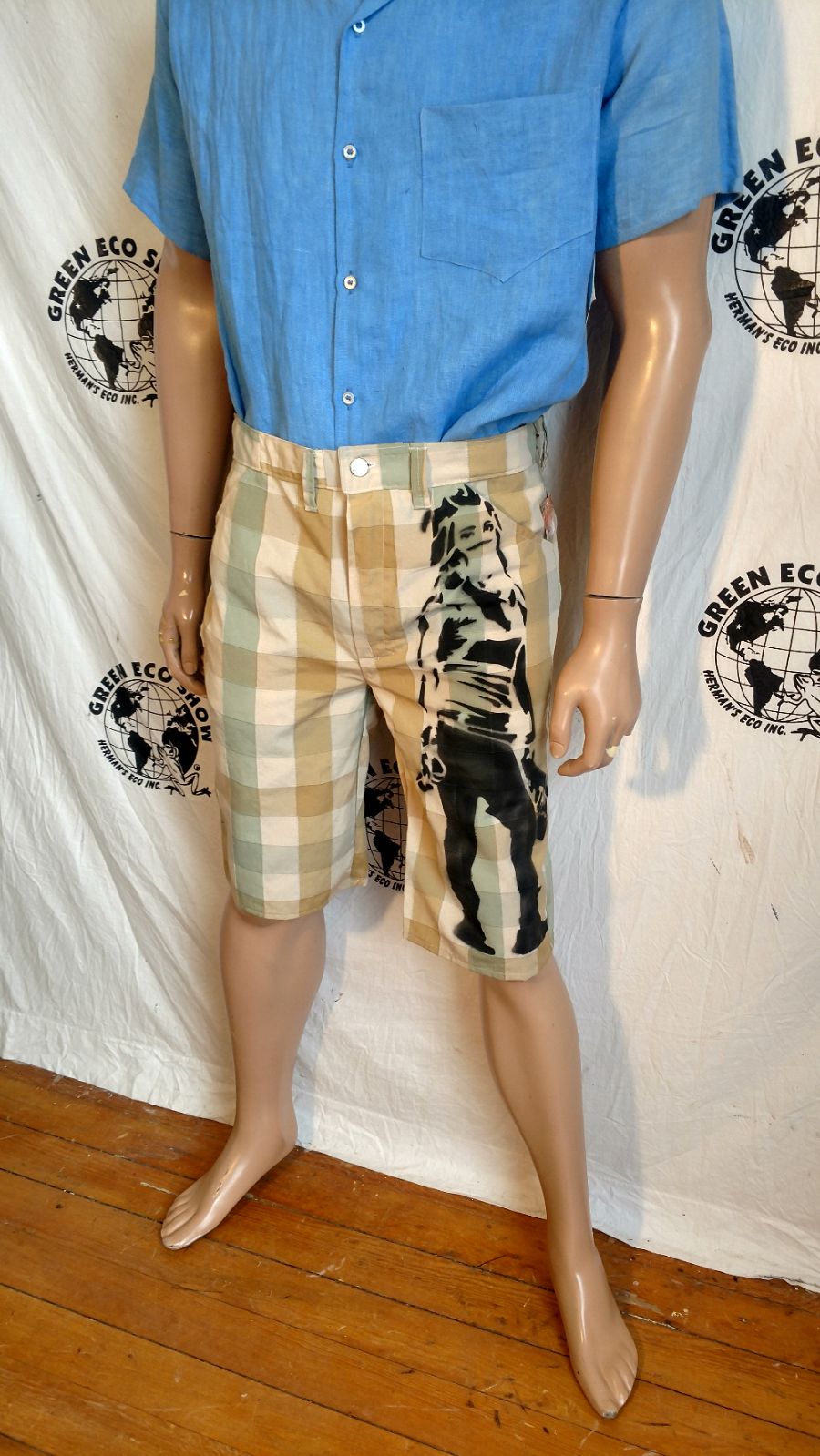 Grafitti women check shorts 36 beach pa