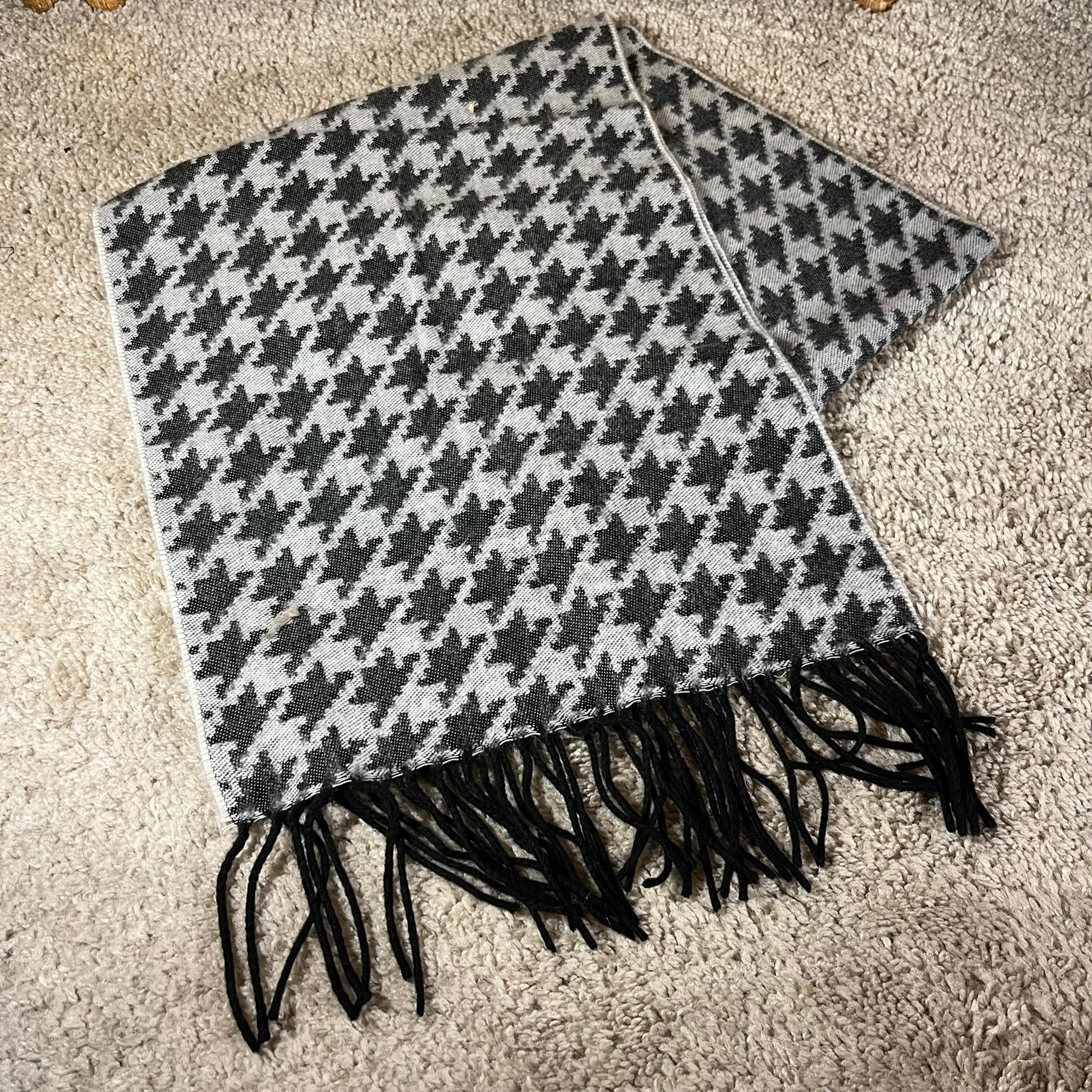 Houndstooth long scarf made in Germany grey black charcoal grey w fringe acrylic