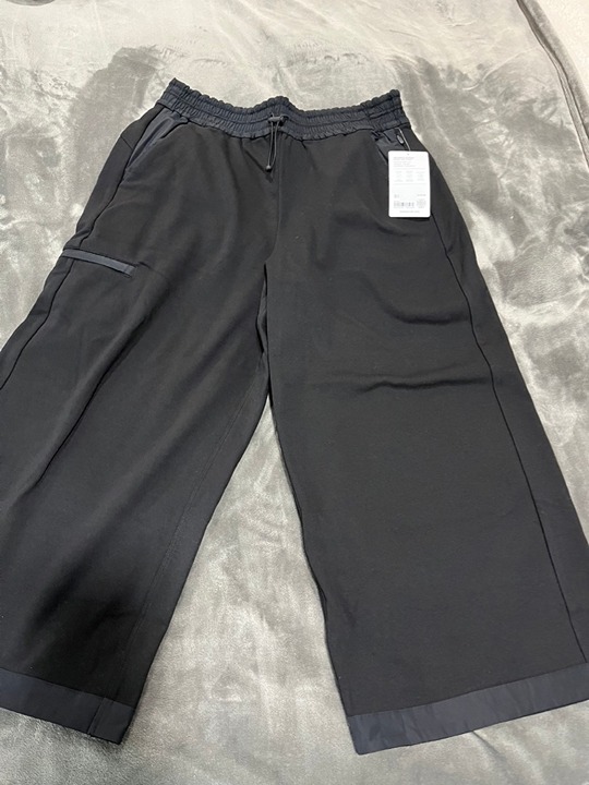 lululemon athletica Black Athletic Capris