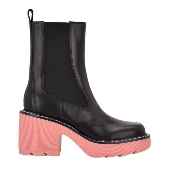 NEW- Marc Fisher- BLACK CHUNKY FREDY LUG SOLE BOOTIE- pink bottoms- Size 9