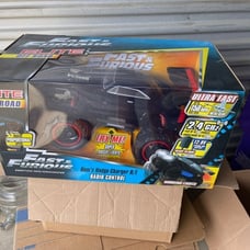 JADA RC FAST AND THE FURIOUS DOMS CHARGER 1/12 NEW RADIO CONTROLLED