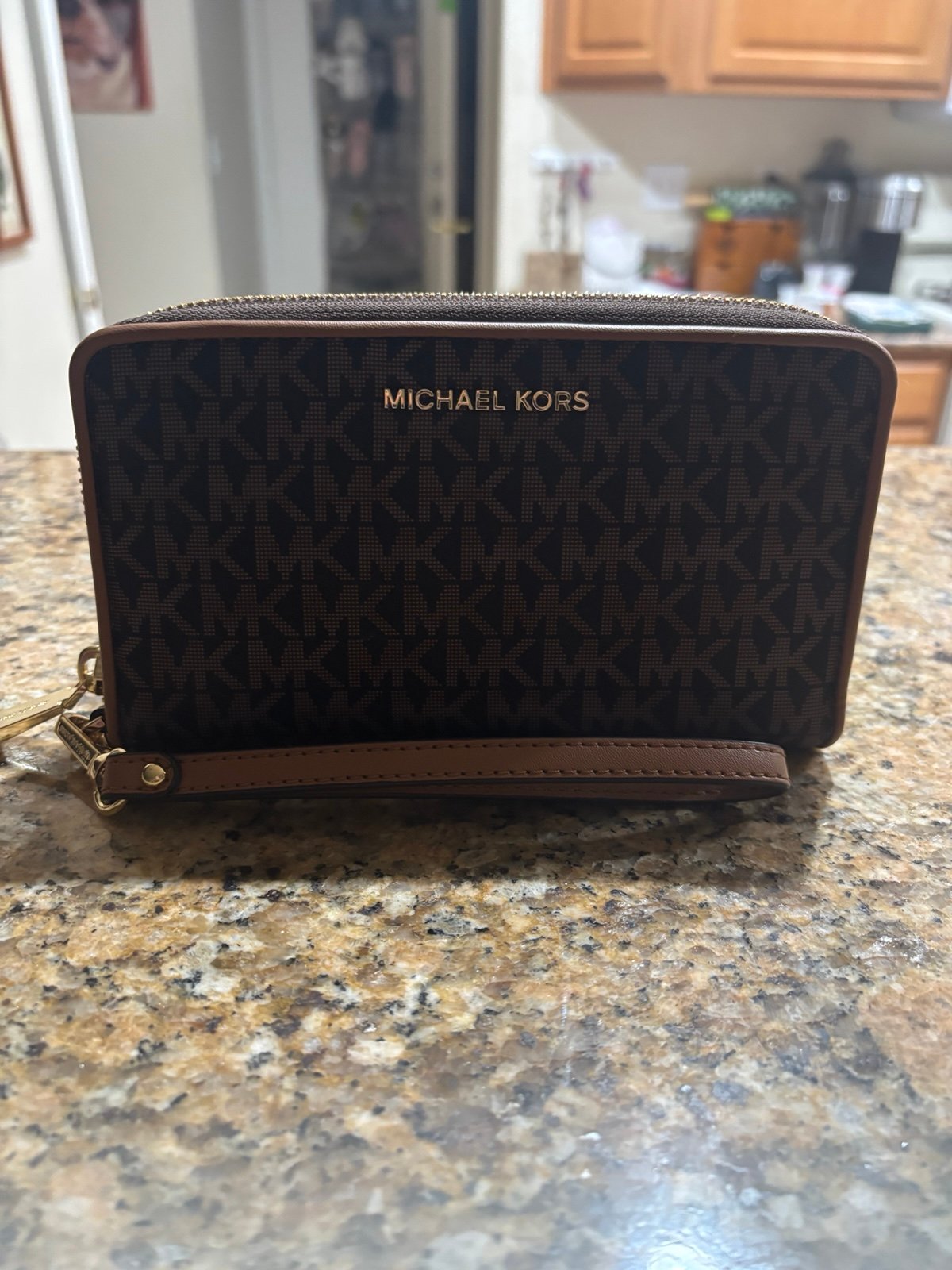 michael michael kors large smartphone wristlet