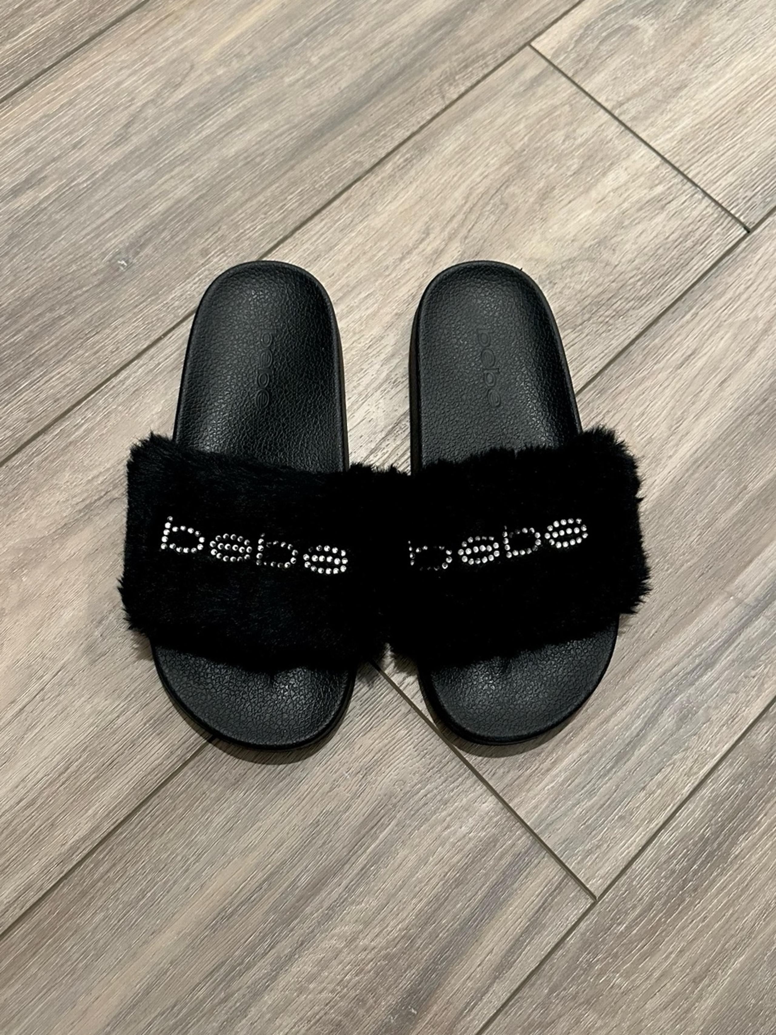 Bebe fur slides