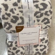 HTF king Cupcakes and cashmere leopard blanket !