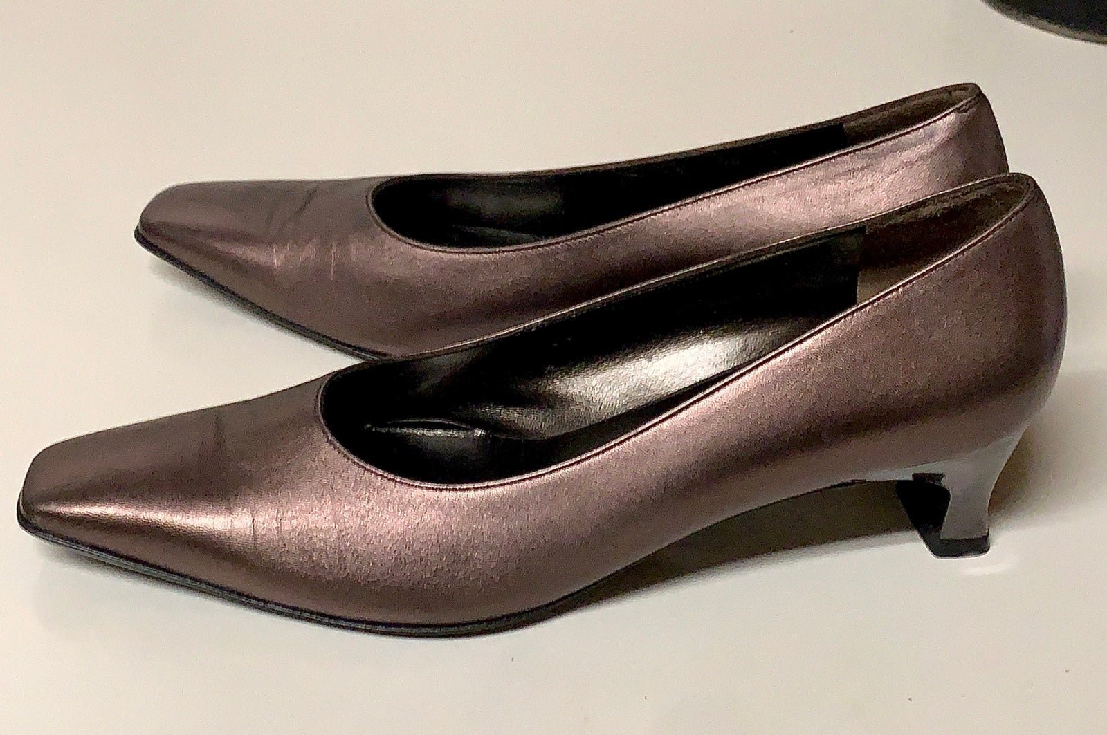 Women’s 7 B SALVATORE FERRAGAMO Metallic Bronze Leather Heeled Shoes Italy
