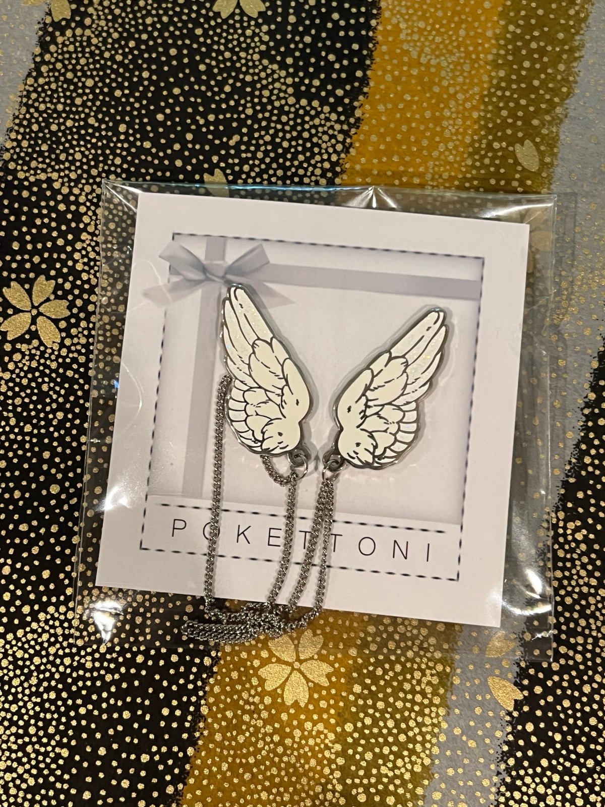 pokettoni angel wings fantasy pin collar decor