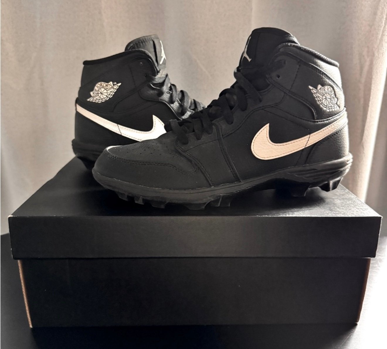 Nike Air Jordan 1 Mid TD Men's Size 8 Football/Baseball Cleats Black White FJ680