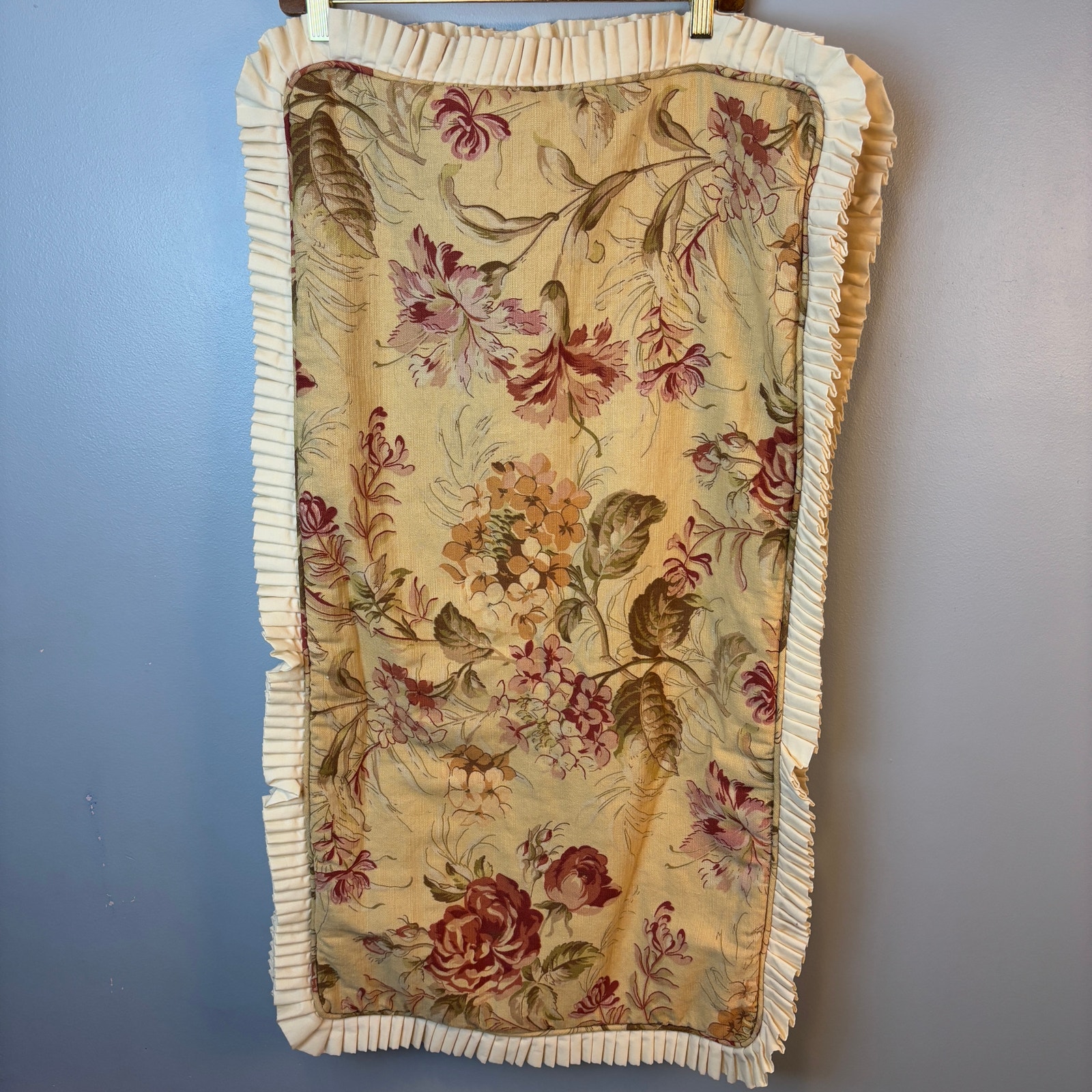 Croscill Sham Set of 2 Cottage Rose 100% Cotton Zippered Pleated Trim King Size