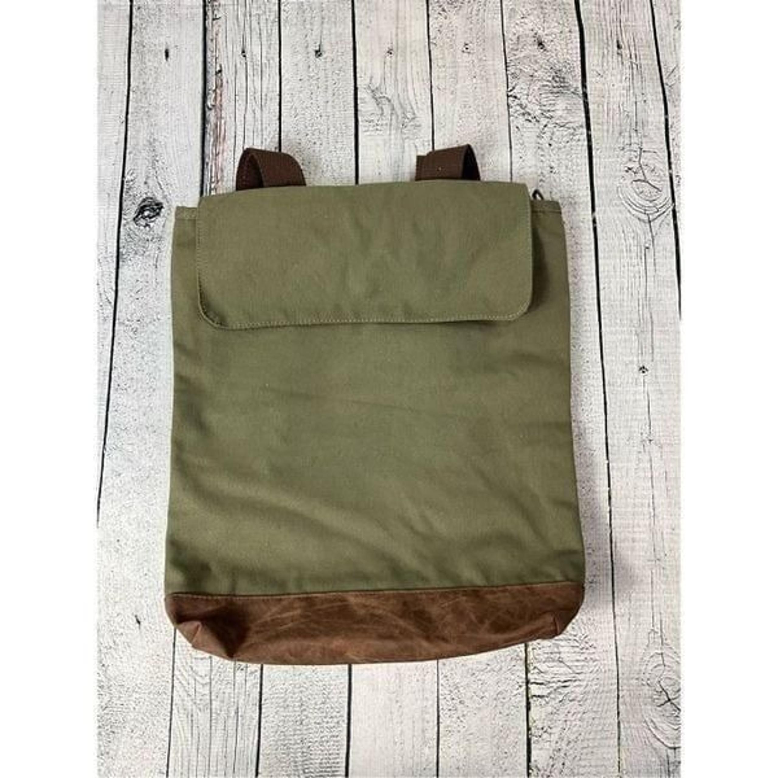 AUTHENTIC PIGMENT Canvas Backpack