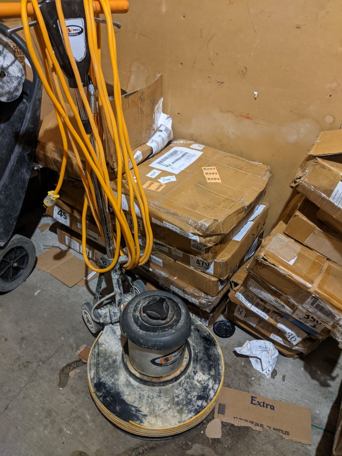 SSS triples commercial floor buffer