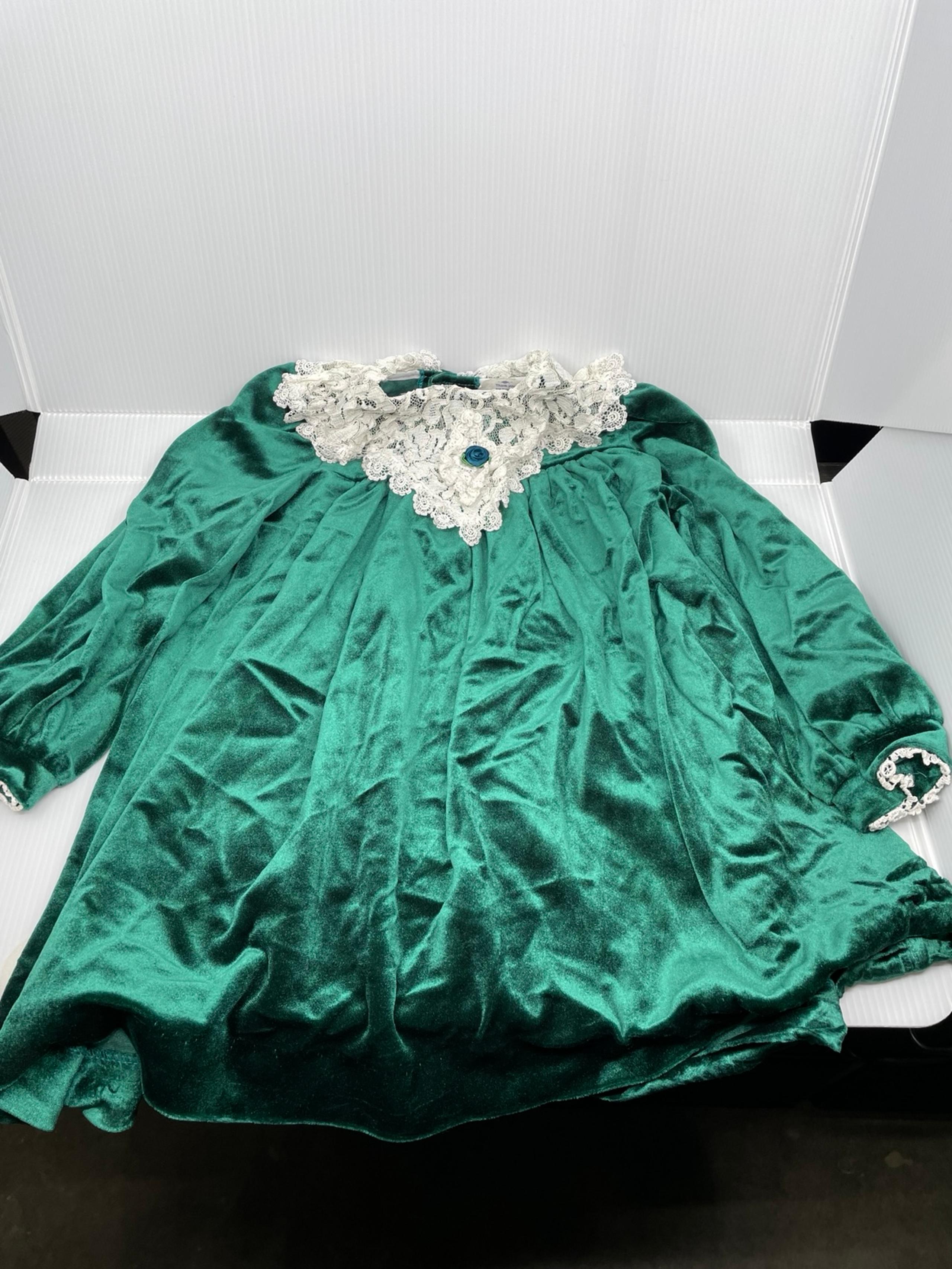 Vintage Rare Edition Christmas Victorian Style Velvet Green Dress Size 6