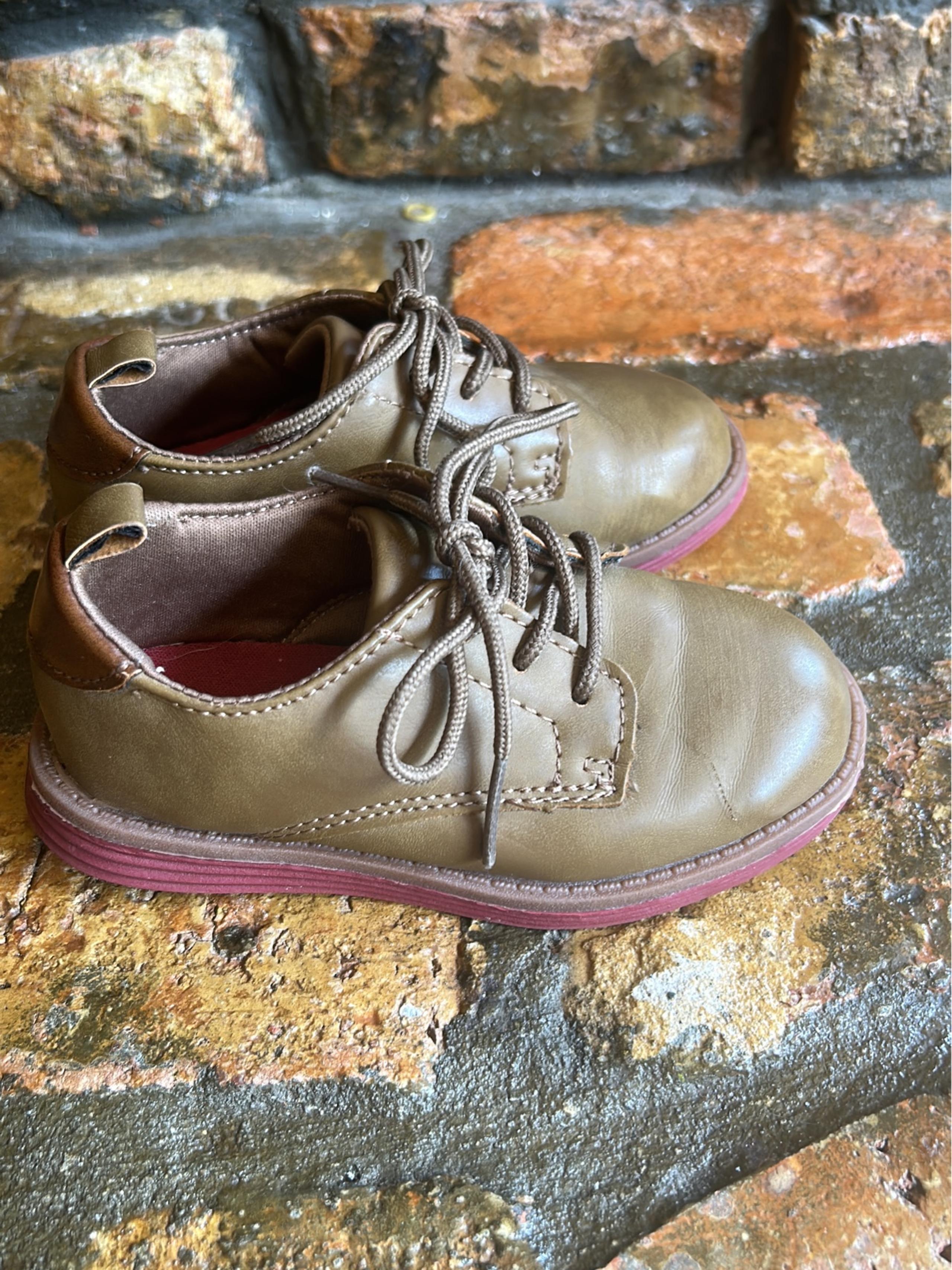 Boys OshKosh B’gosh lace-up shoes.