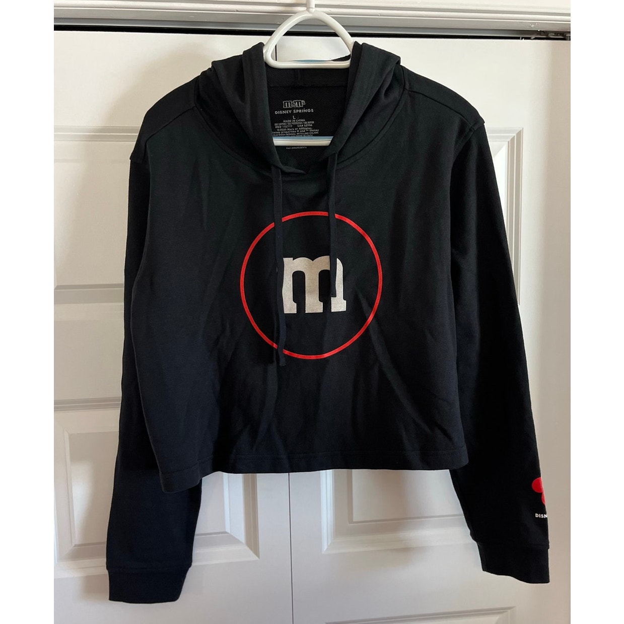 M&M World Disney Springs 2020 Black Cropped Hoodie Size Large NWOT