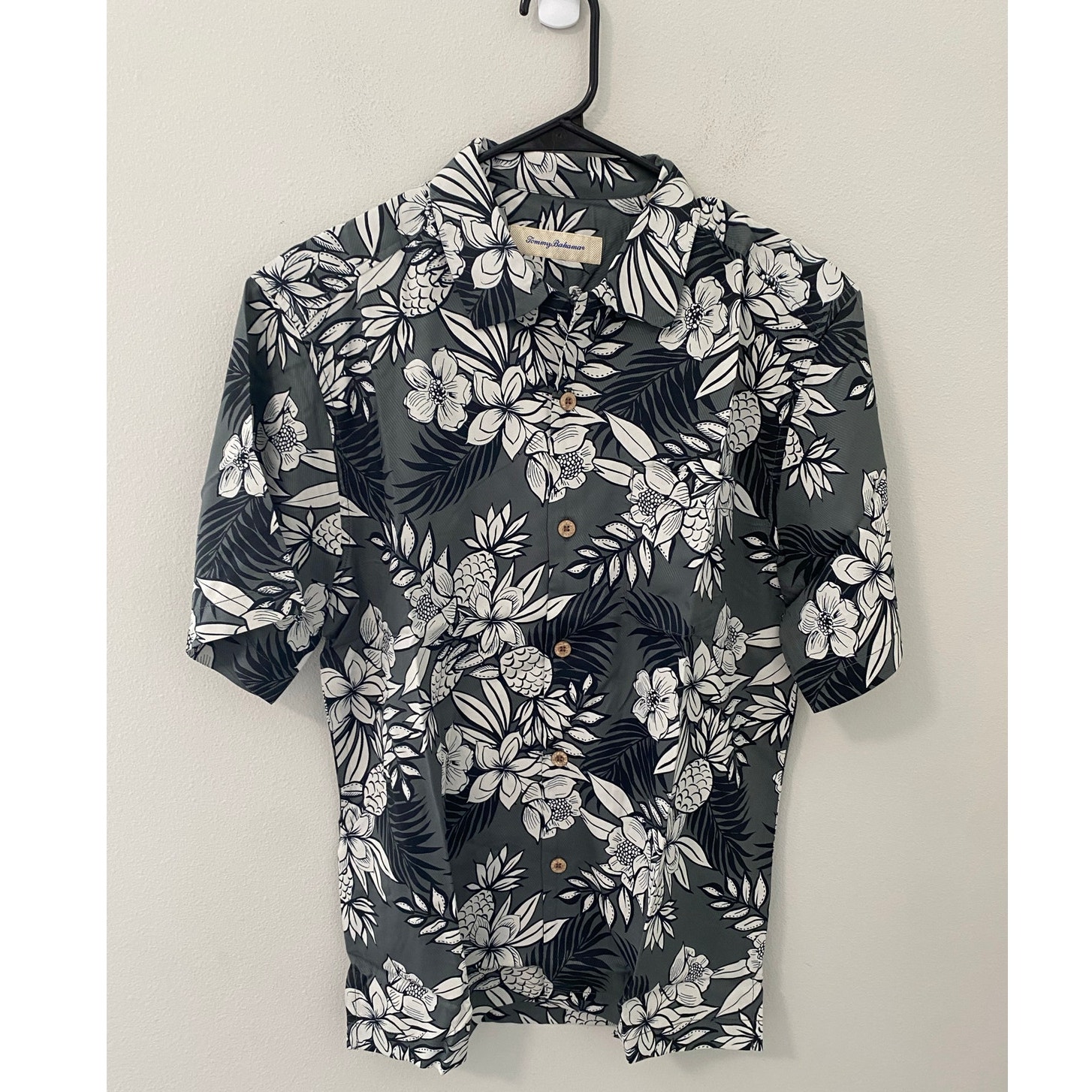 New Tommy Bahama Pina Breeze Camp Button Up Shirt Size Small