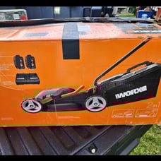 Used worx 40v lawn mower no batteries