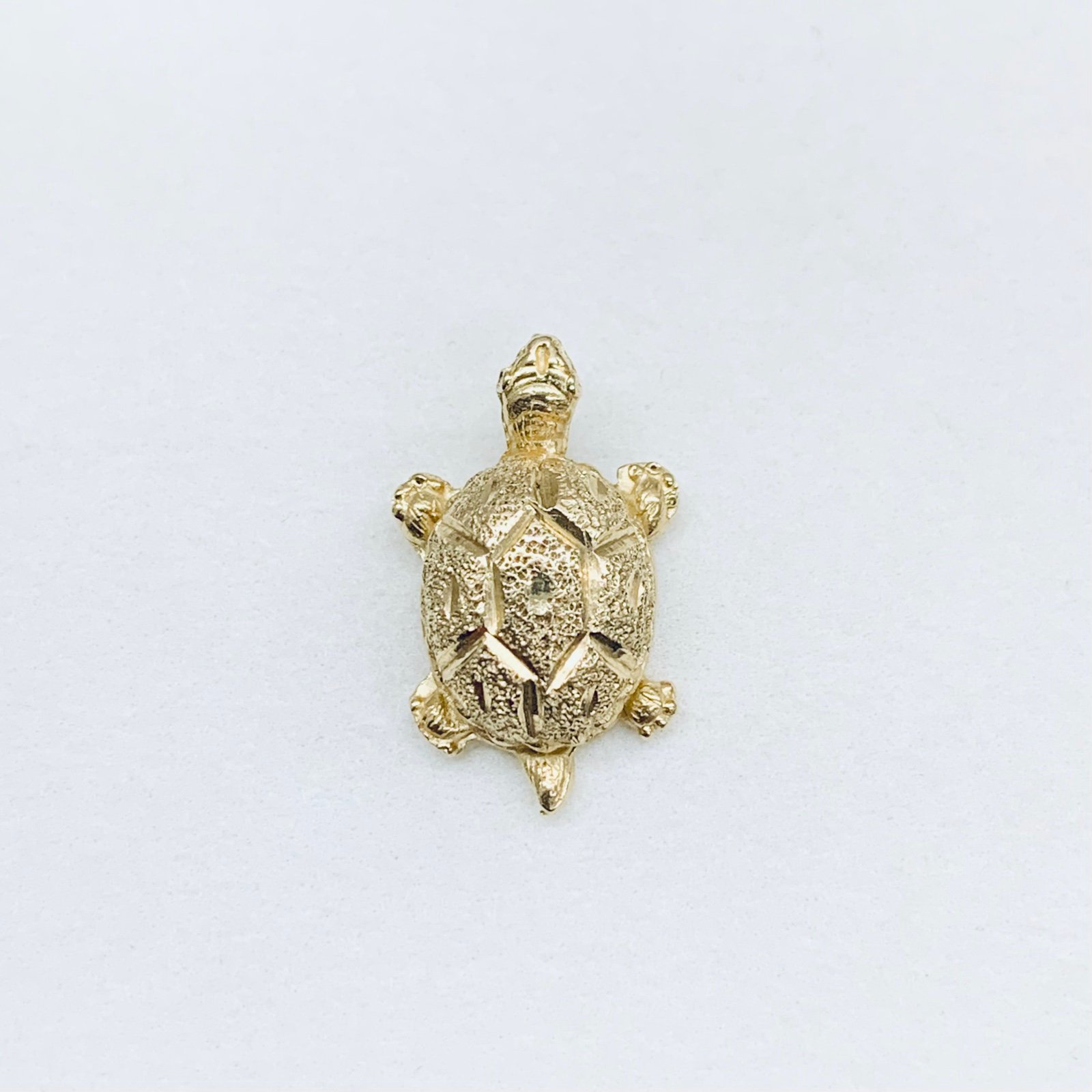 10k Yellow Gold 3D Turtle Diamond Cut Pendant Charm 2.4g