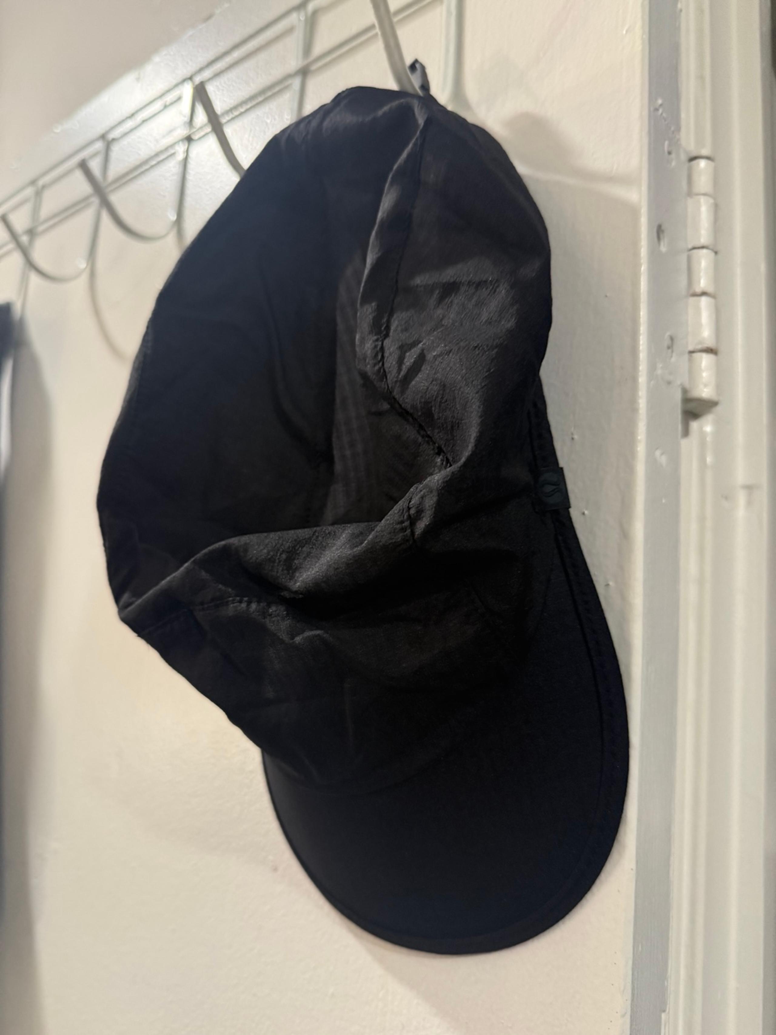 Lightly Used Lululemon Black Lightweight Running Hat (S/M)