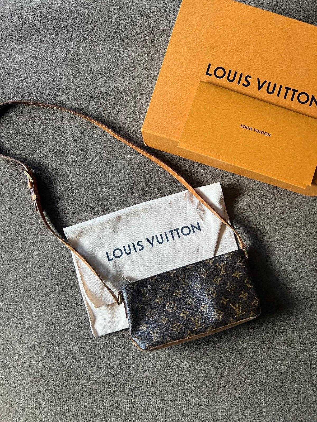 Louis Vuitton Trotteur Crossbody