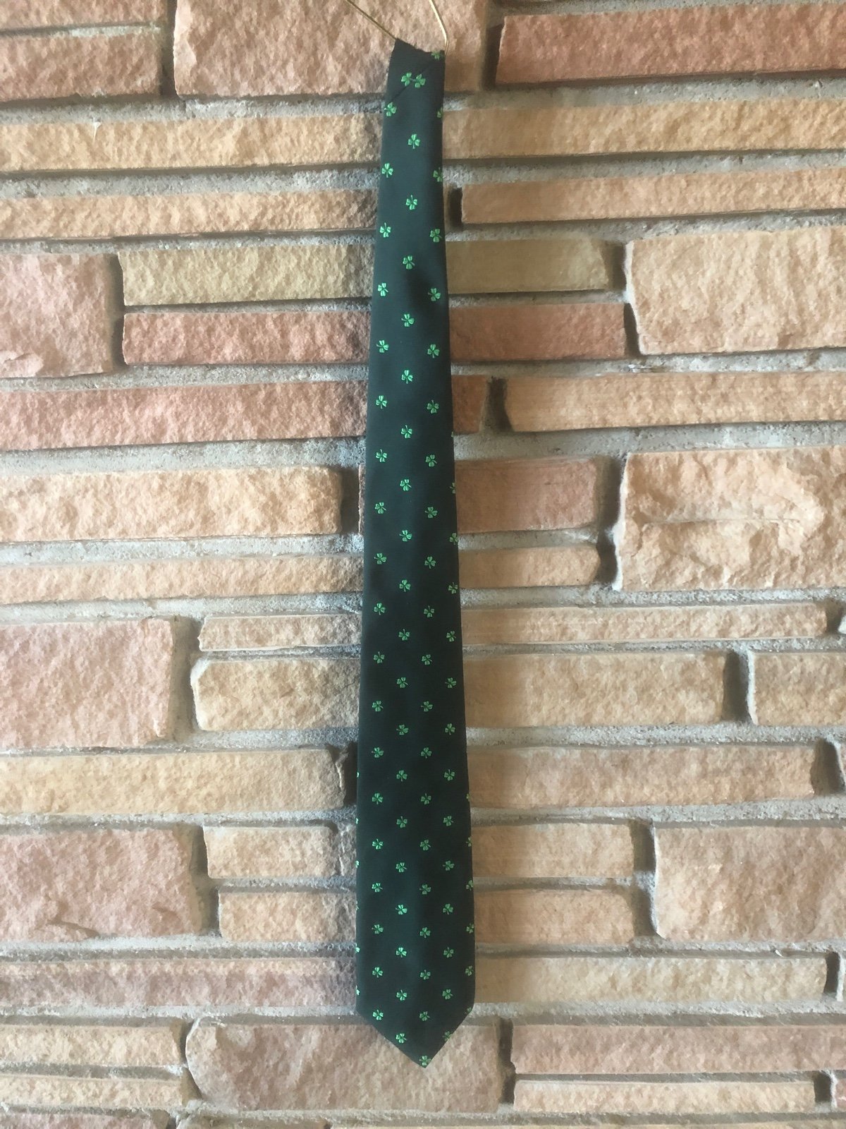 Vintage Clover Tie - Perfect for St Patrick Day