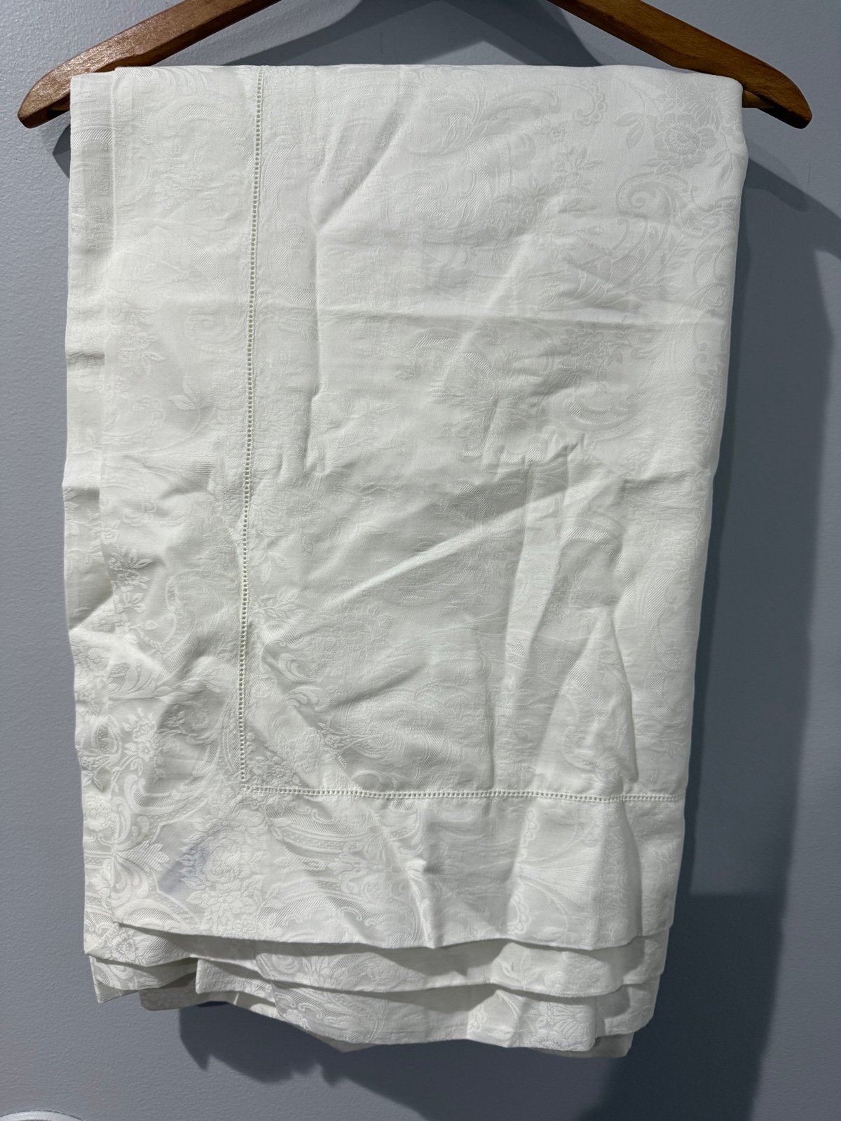 Ralph Lauren 104x53” Oblong Rectangular White Table Cloth O