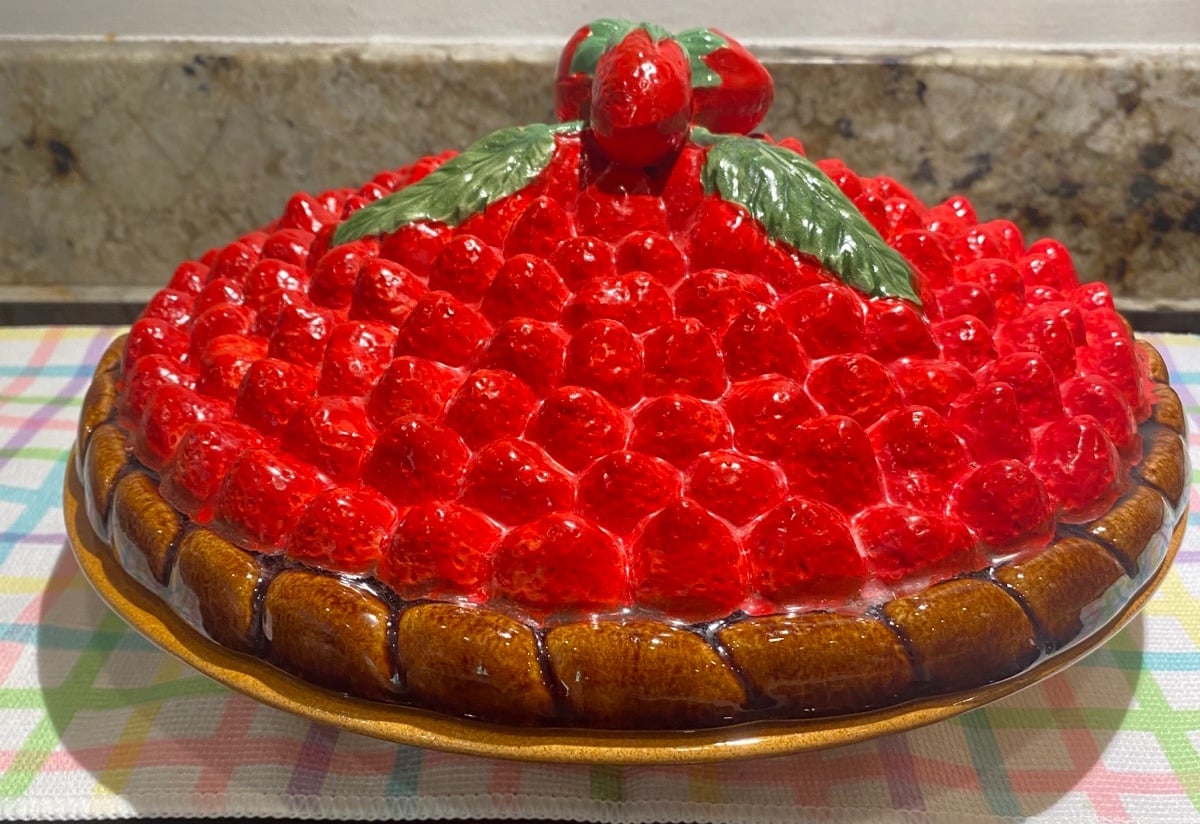 Vintage Strawberry Pie Keeper Plate