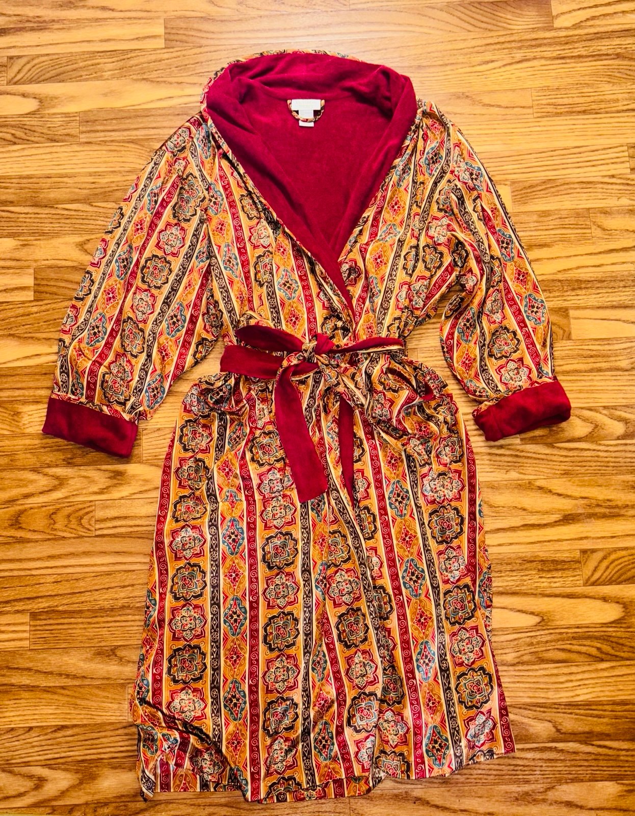 This Victoria's Secret robe is a vintage piece from the 90s with a retro aesthet