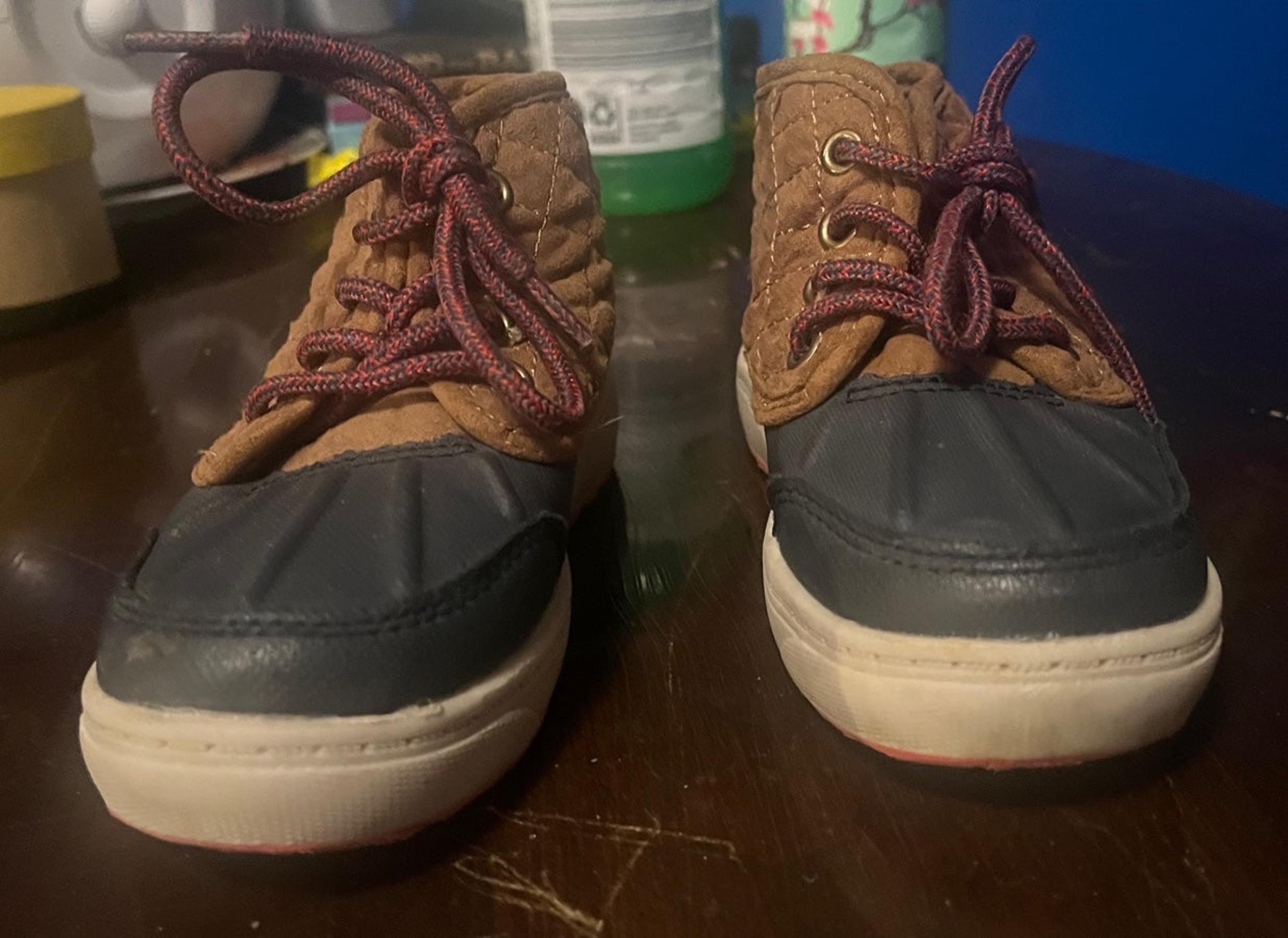 Oshkosh Bigosh Size 8T Shoes Boys