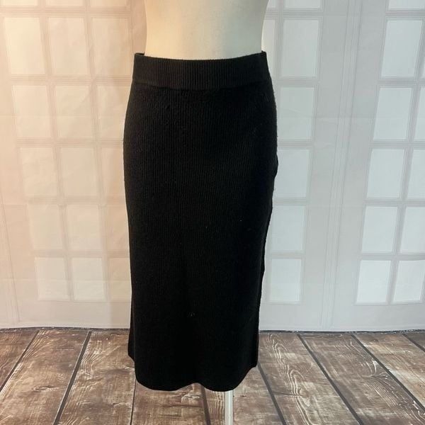 Express NWT Black Pull-On Elastic Waist Knit Sweater Skirt Size XL