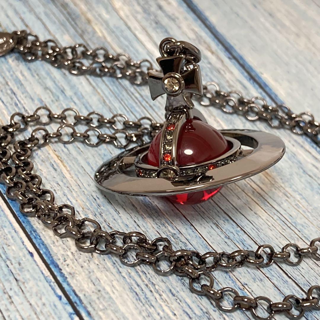 Vivienne Westwood Small Orb Necklace Gunmetal x Red