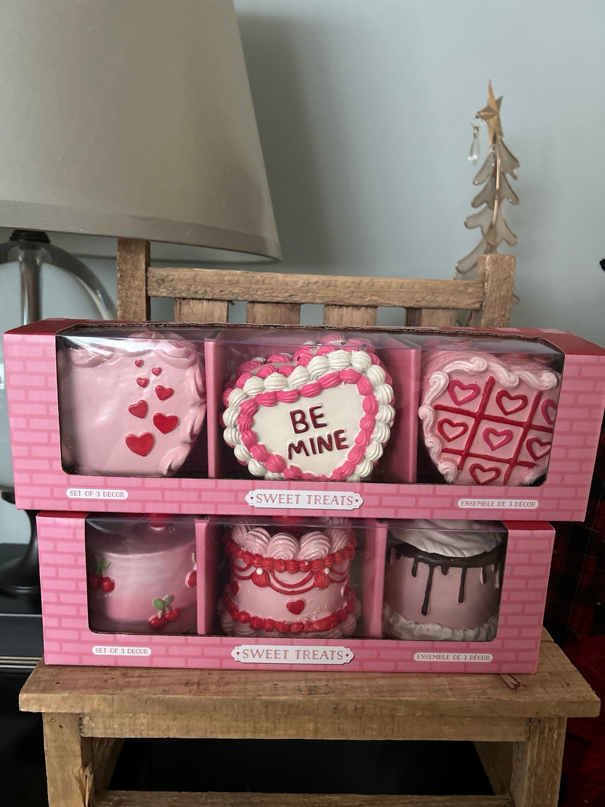 Valentine’s Day Mini Cakes By Sweet Treats