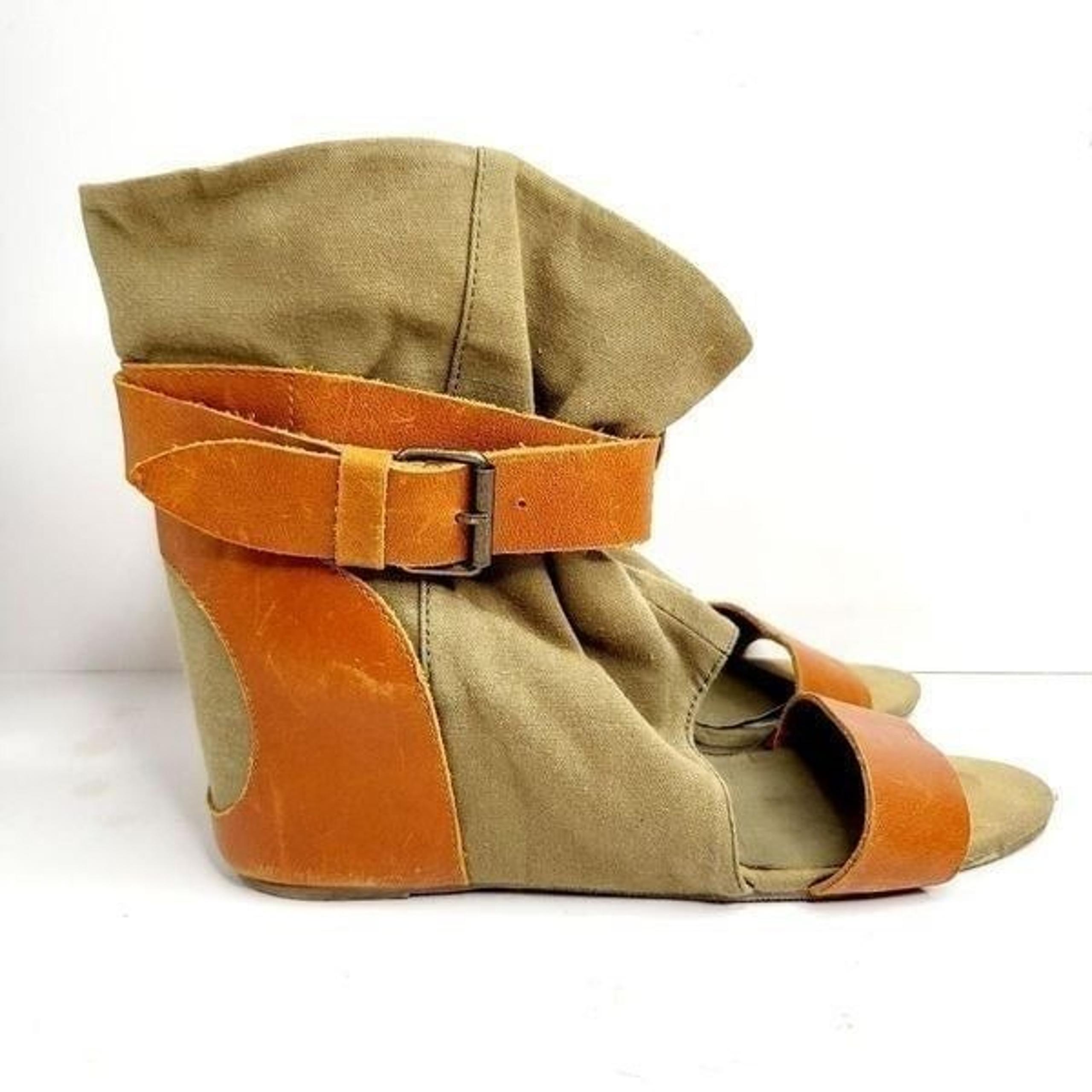 80%20 Molly open toe leather strap booties  8.5