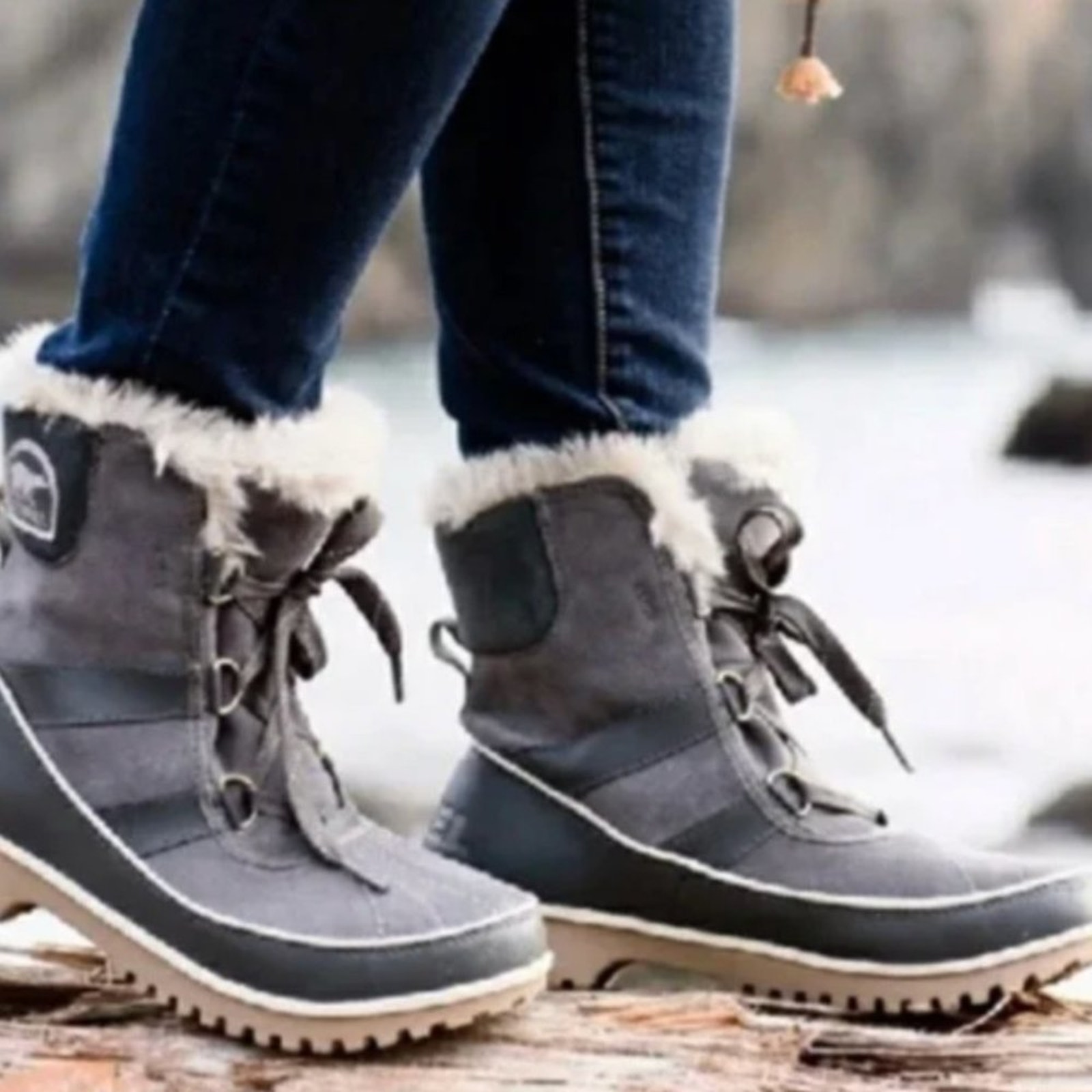 Sorel Women Gray Suede Boots Tivoli II Waterproof Size 8. Good condition