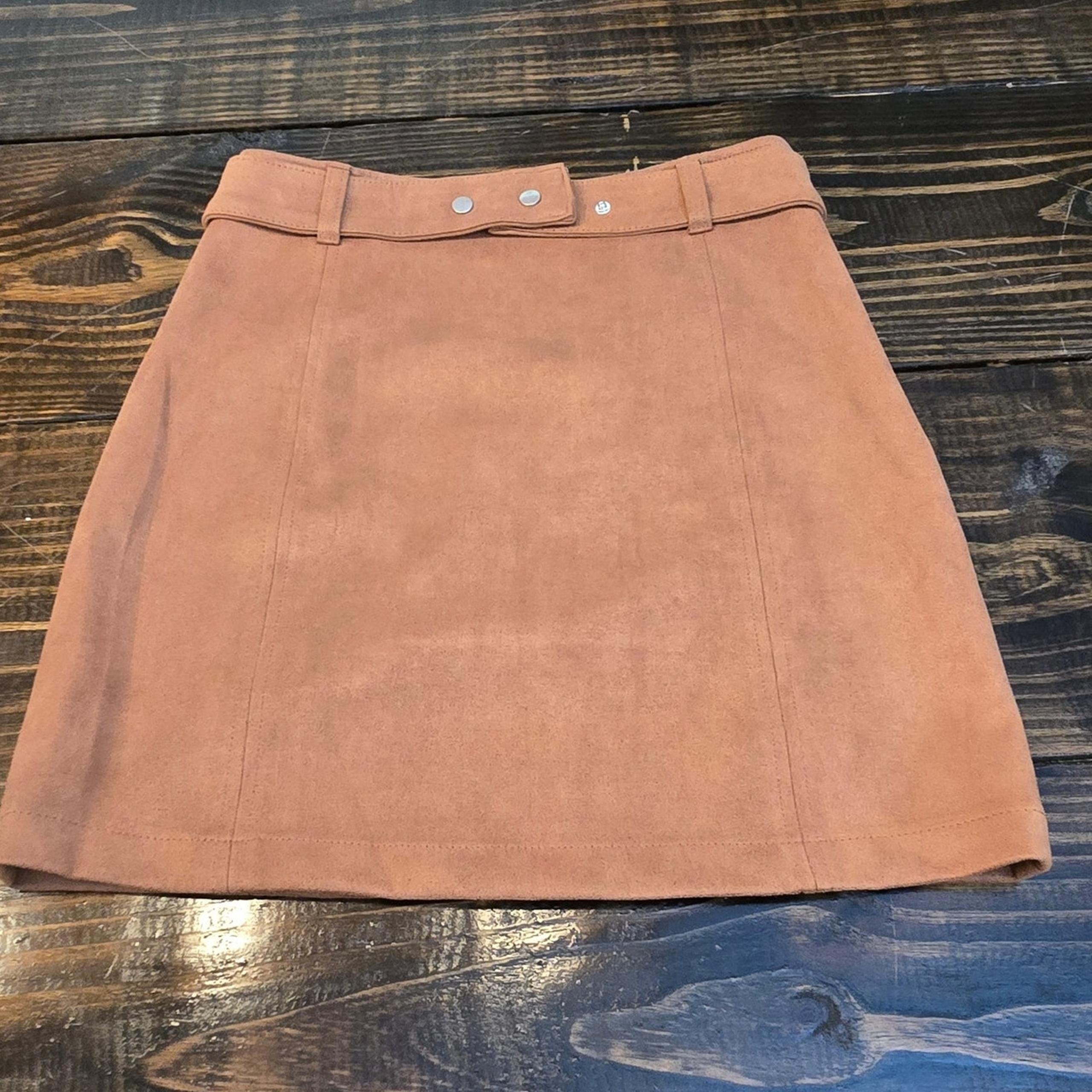 Haute Monde Women's Brown Flat Front Stretch Faux Suede Belted Mini Skirt M